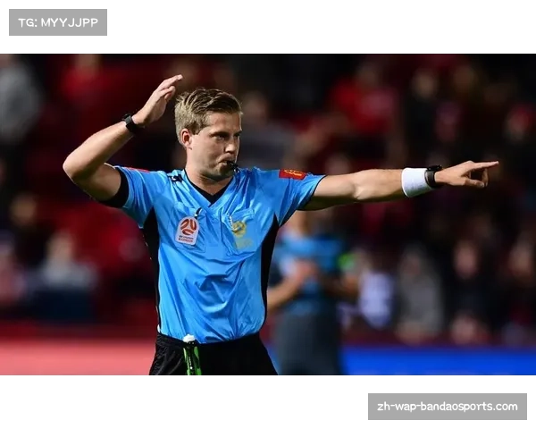 澳超新规发布VAR实况回放同步大屏裁判团队扩至13人